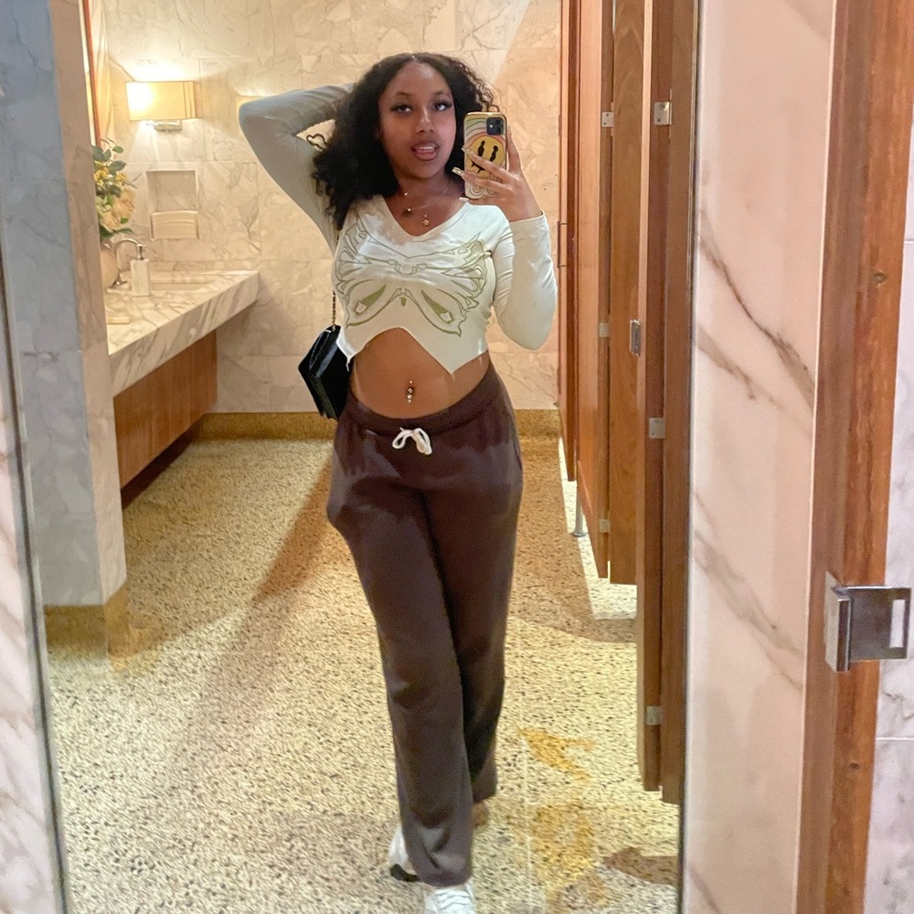 Meet your Posher, Delyla